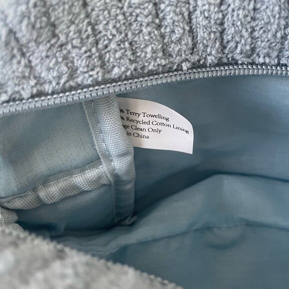 Cult Beauty Towel Terry Light Blue Cosmetic Makeup Bag New - Picture 3 of 3